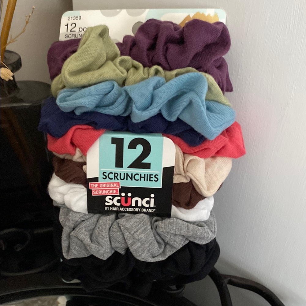 Scunci Vibrant Scrunchie Collection - Picture 2 of 6